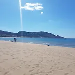 Beautiful Apartment 75M2 With View At The Beach, Pool, Parking